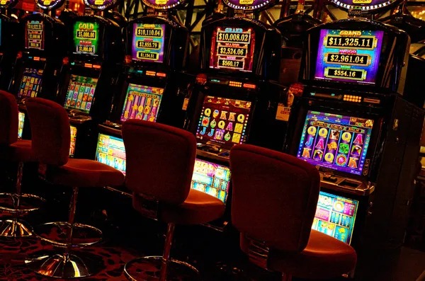 danheng live casino table on mobile showing blackjack game